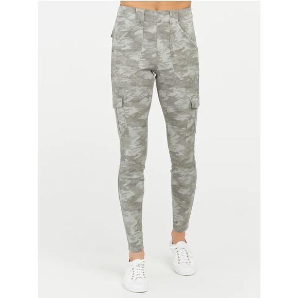 SPANX Pants - SPANX - Cropped Twill Cargo Pants / Army Fatigue / S / NWT